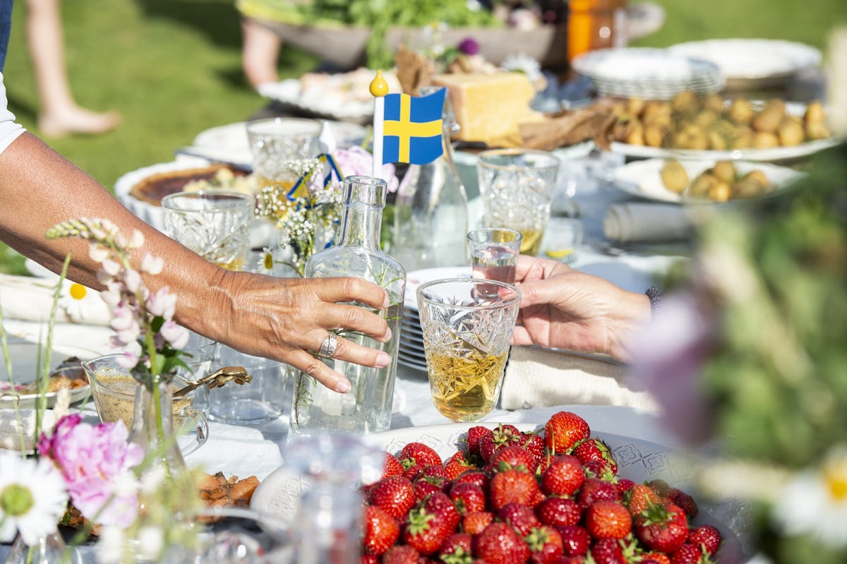 Mittsommer in Schweden Leckereien für den längsten Tag des Jahres NORR